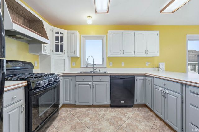 6307 N 500 E Road, Roanoke, IN 46783