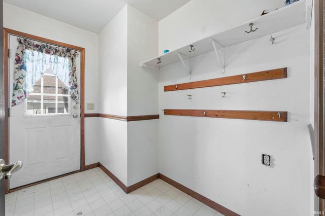 6307 N 500 E Road, Roanoke, IN 46783