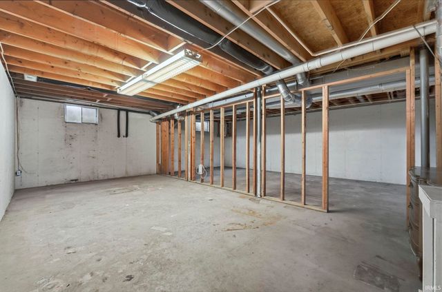 6307 N 500 E Road, Roanoke, IN 46783