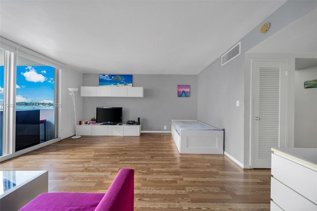 1200 West Ave 327, Miami Beach, FL 33139