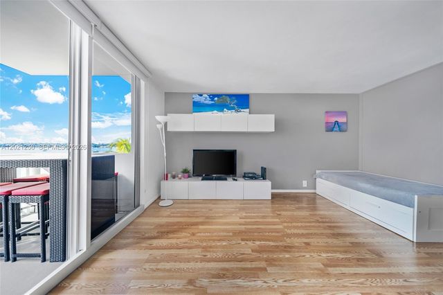 1200 West Ave 327, Miami Beach, FL 33139