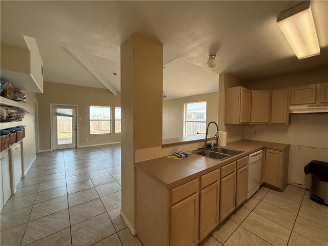 15318 Cruiser St A & B, Corpus Christi, TX 78418