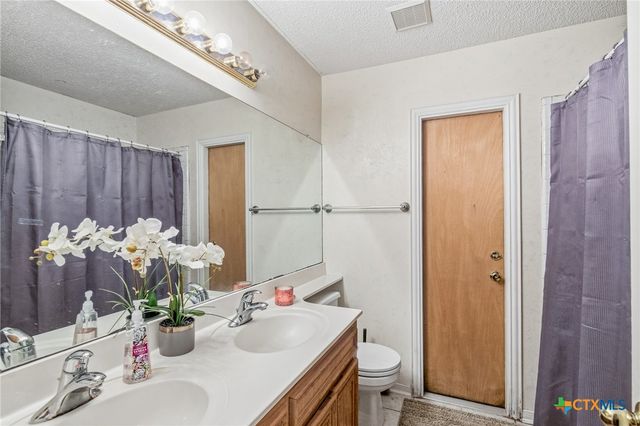 408 Cherrystone Circle, Victoria, TX 77904