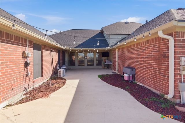 408 Cherrystone Circle, Victoria, TX 77904