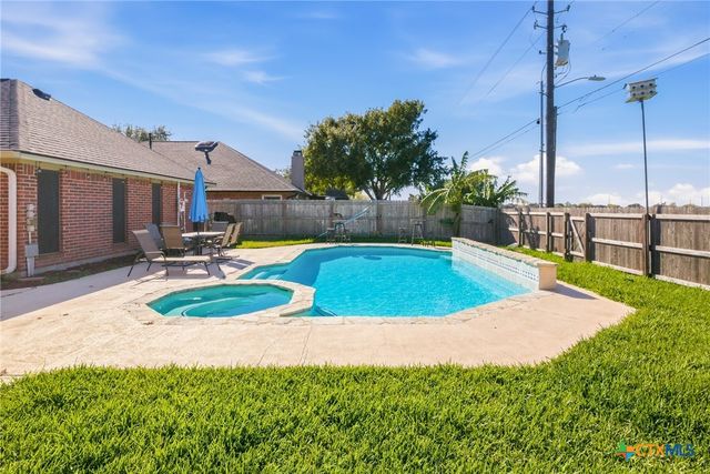 408 Cherrystone Circle, Victoria, TX 77904