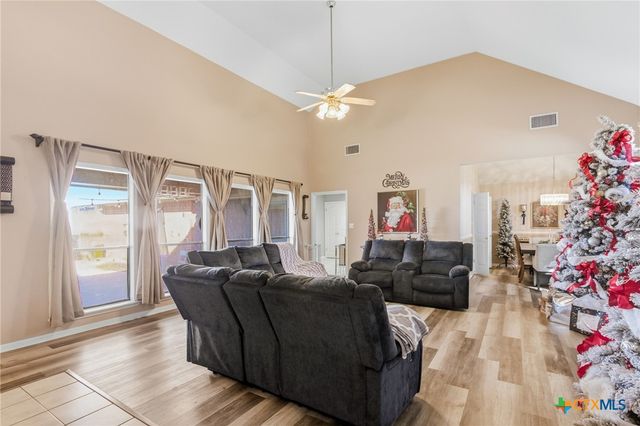 408 Cherrystone Circle, Victoria, TX 77904