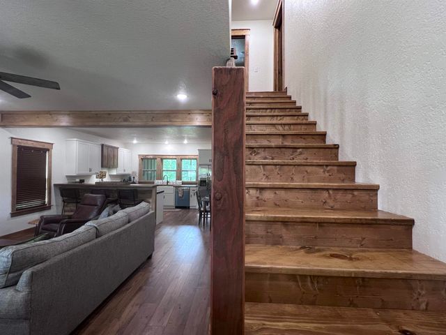 2 N Riverview Lane, Mountain View, AR 72560