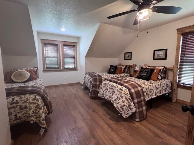 2 N Riverview Lane, Mountain View, AR 72560