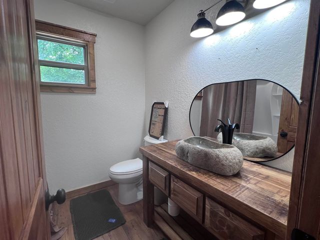 2 N Riverview Lane, Mountain View, AR 72560