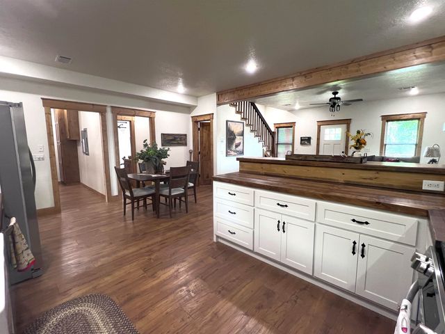 2 N Riverview Lane, Mountain View, AR 72560
