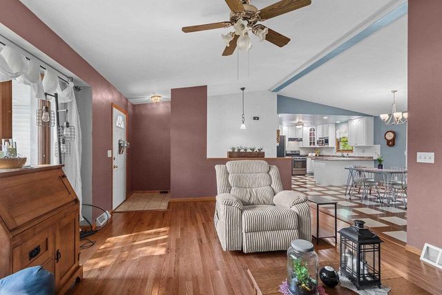 300 ROSEMARY DRIVE, Pulaski, WI 54162