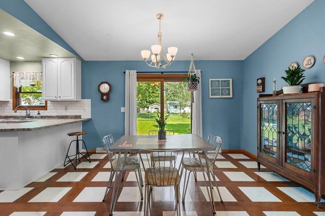 300 ROSEMARY DRIVE, Pulaski, WI 54162