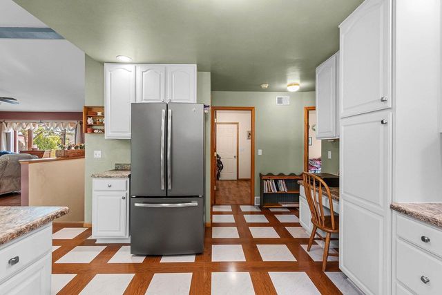 300 ROSEMARY DRIVE, Pulaski, WI 54162