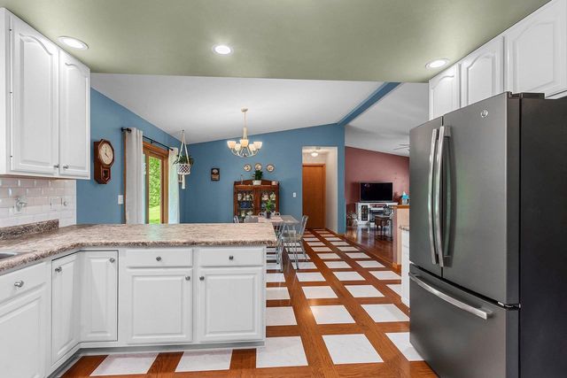 300 ROSEMARY DRIVE, Pulaski, WI 54162