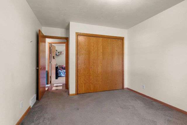300 ROSEMARY DRIVE, Pulaski, WI 54162