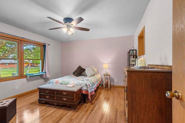 300 ROSEMARY DRIVE, Pulaski, WI 54162