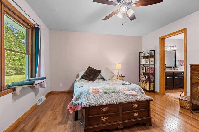 300 ROSEMARY DRIVE, Pulaski, WI 54162