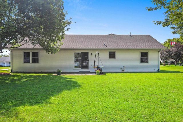 300 ROSEMARY DRIVE, Pulaski, WI 54162