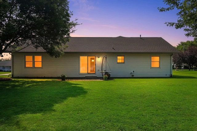 300 ROSEMARY DRIVE, Pulaski, WI 54162