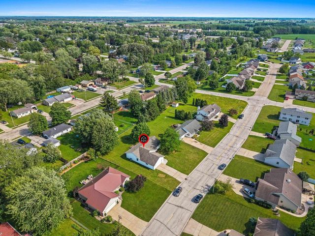 300 ROSEMARY DRIVE, Pulaski, WI 54162