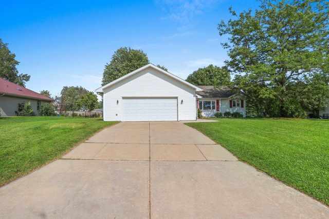 300 ROSEMARY DRIVE, Pulaski, WI 54162