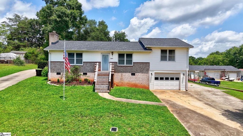 317 Bentwood Road, Piedmont, SC 29673