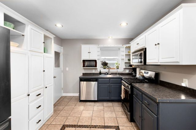 6484 E 1000 N, New Carlisle, IN 46552