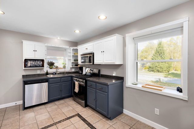 6484 E 1000 N, New Carlisle, IN 46552