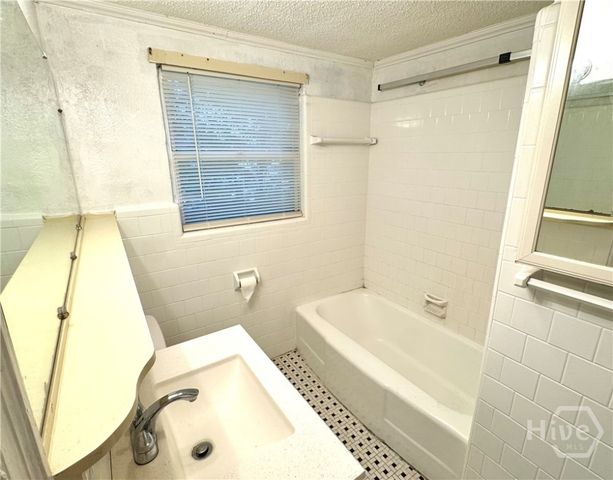 147 Camellia Avenue, Savannah, GA 31408