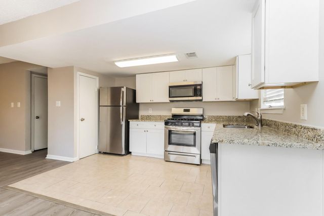 11122 Hanning Lane, Houston, TX 77041