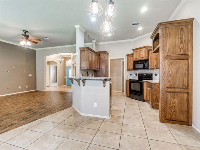 713 N Elk Way, Mustang, OK 73064