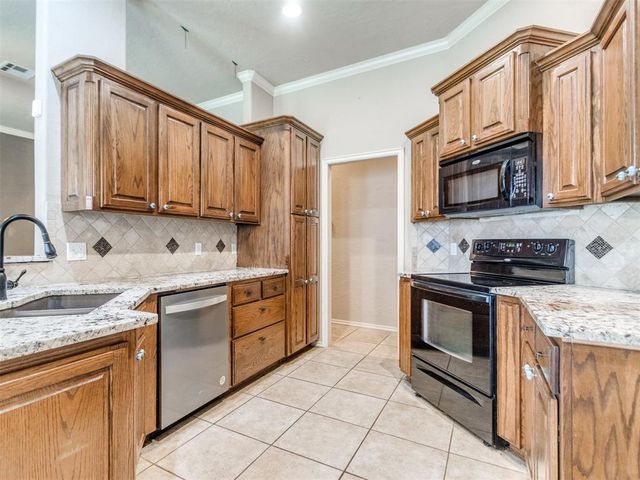 713 N Elk Way, Mustang, OK 73064