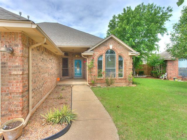713 N Elk Way, Mustang, OK 73064