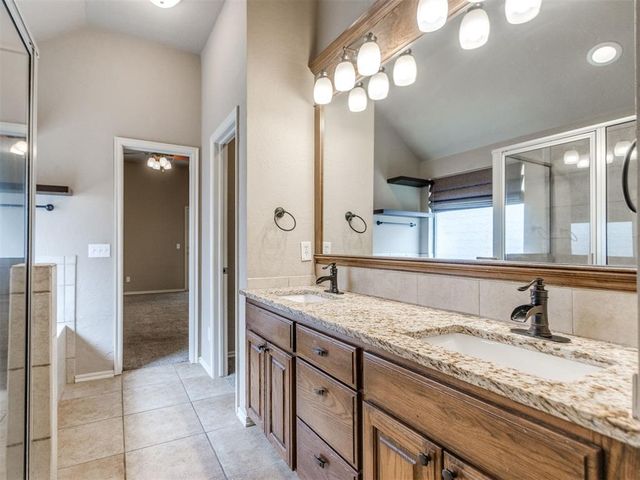 713 N Elk Way, Mustang, OK 73064