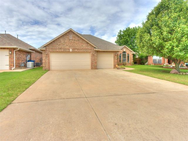 713 N Elk Way, Mustang, OK 73064