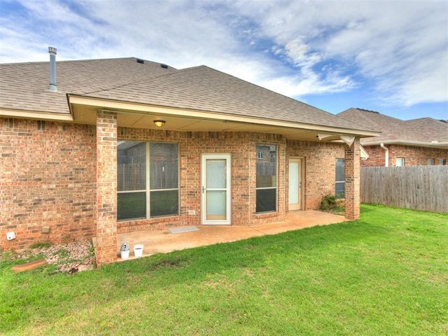 713 N Elk Way, Mustang, OK 73064
