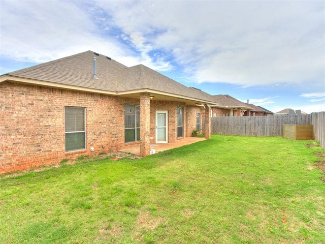 713 N Elk Way, Mustang, OK 73064
