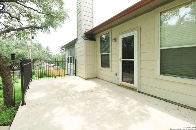9207 Camborne, San Antonio, TX 78250