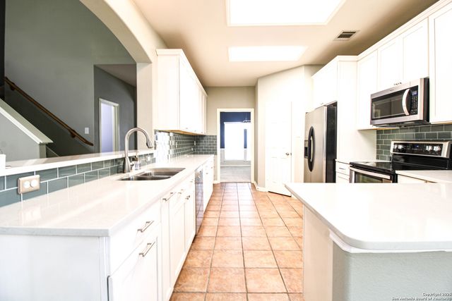 9207 Camborne, San Antonio, TX 78250