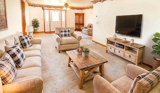 1066 Squaw Creek Road, Boonville, IN 47601