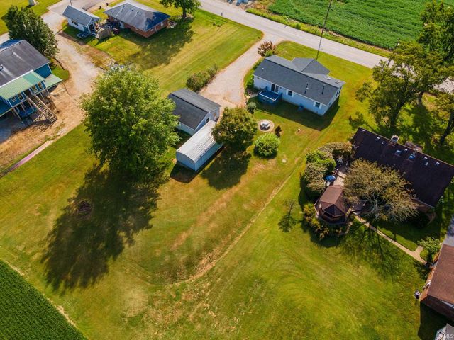 1066 Squaw Creek Road, Boonville, IN 47601