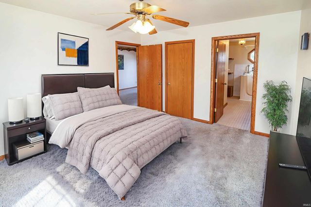 1066 Squaw Creek Road, Boonville, IN 47601