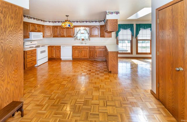 1066 Squaw Creek Road, Boonville, IN 47601