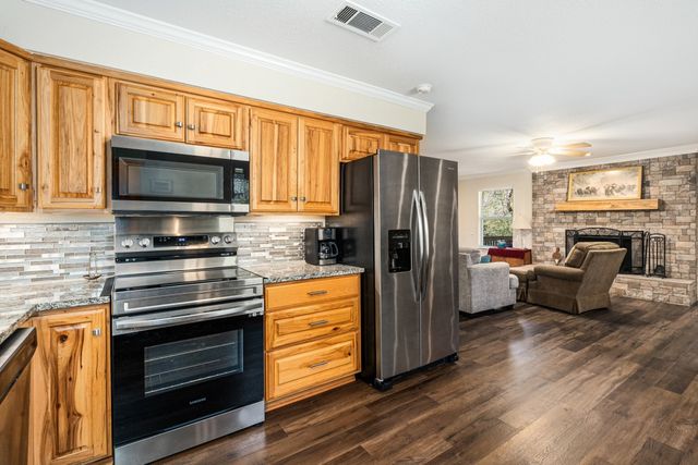 15690 Hilltop Drive, Kemp, TX 75143