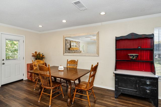 15690 Hilltop Drive, Kemp, TX 75143