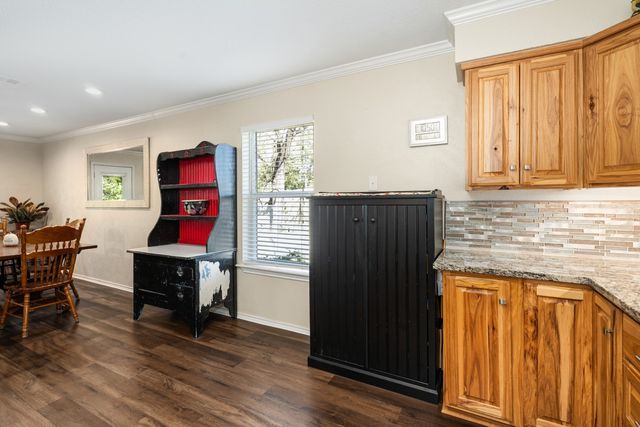 15690 Hilltop Drive, Kemp, TX 75143