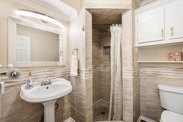 15690 Hilltop Drive, Kemp, TX 75143