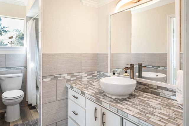 15690 Hilltop Drive, Kemp, TX 75143