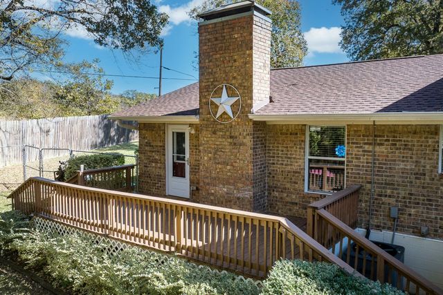 15690 Hilltop Drive, Kemp, TX 75143