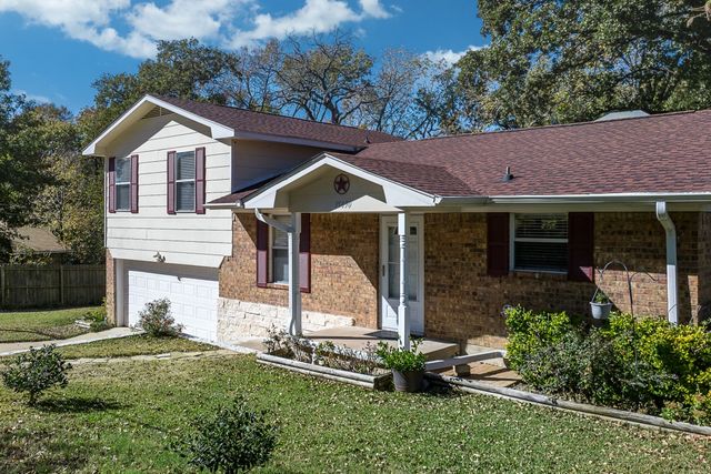 15690 Hilltop Drive, Kemp, TX 75143
